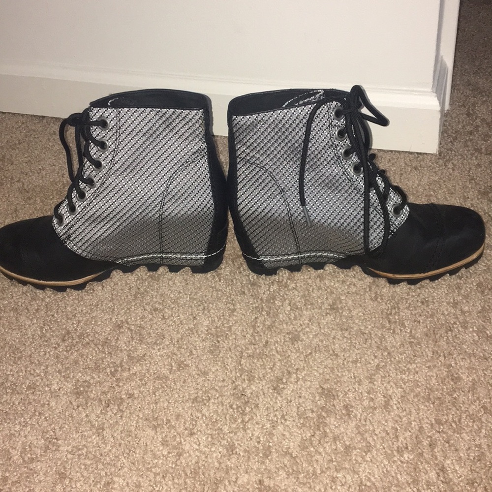 Sorel hidden heel weatherproof boots!